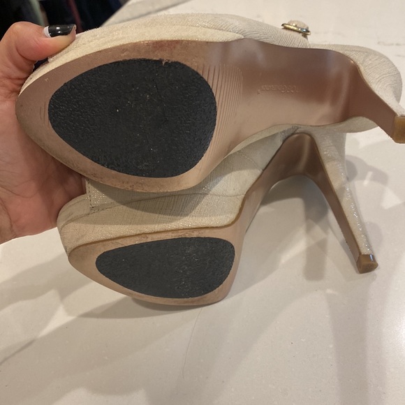 Bcbg cream champagne heels - Picture 3 of 5